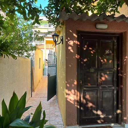 Cosy Guesthouse-Souterrain With Garden In City Center Corinth Ngoại thất bức ảnh
