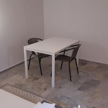 Cosy Guesthouse-Souterrain With Garden In City Center Corinth Ngoại thất bức ảnh