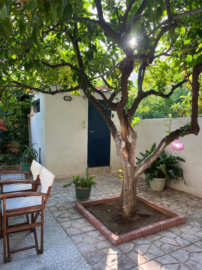 Cosy Guesthouse-Souterrain With Garden In City Center Corinth Ngoại thất bức ảnh