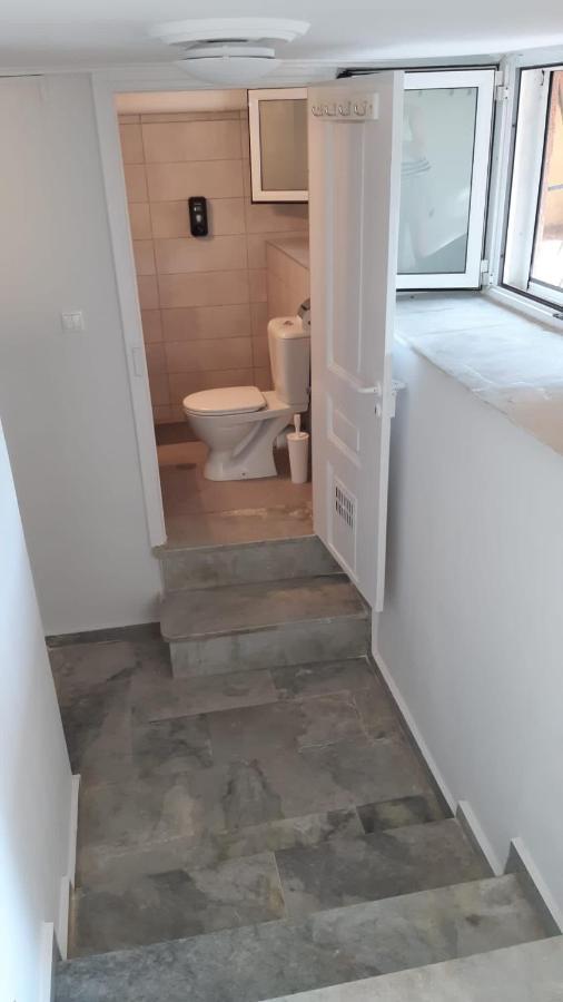 Cosy Guesthouse-Souterrain With Garden In City Center Corinth Ngoại thất bức ảnh